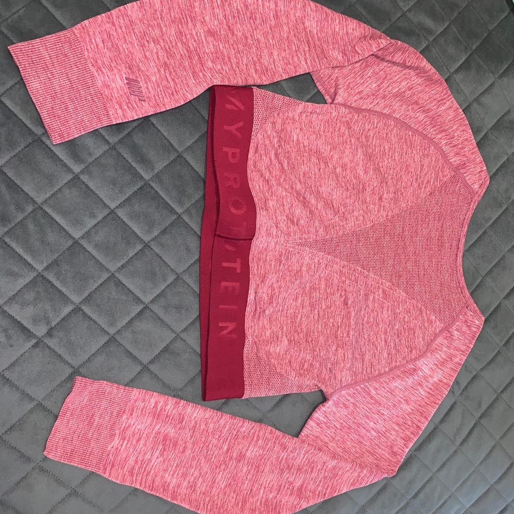 Long sleeve crop